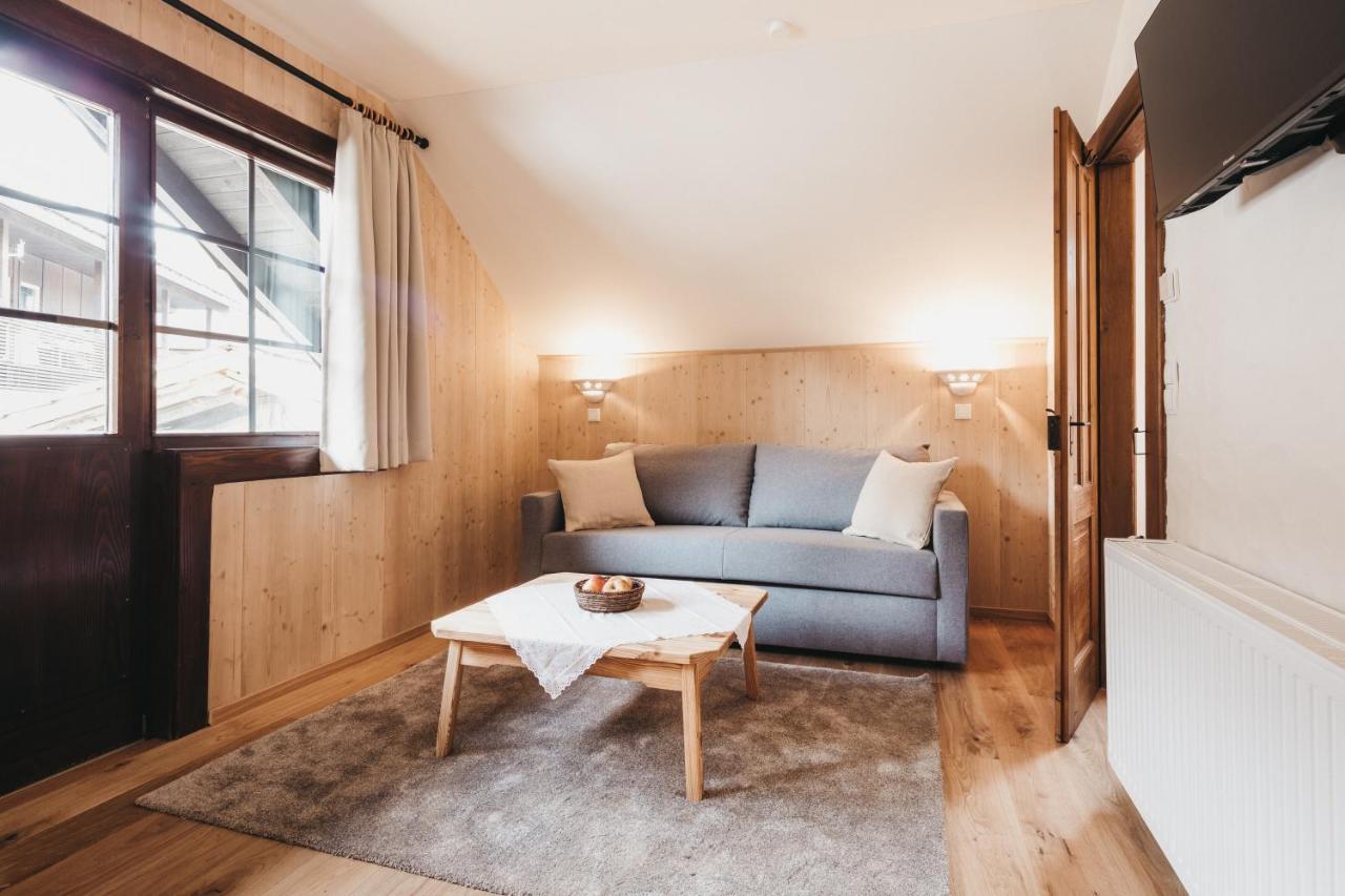 Naturel Hoteldorf Schoenleitn Latschach ober dem Faakersee Εξωτερικό φωτογραφία