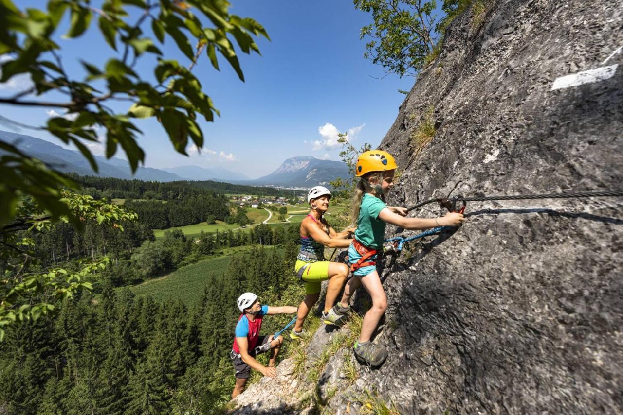 Naturel Hoteldorf Schoenleitn Latschach ober dem Faakersee Εξωτερικό φωτογραφία