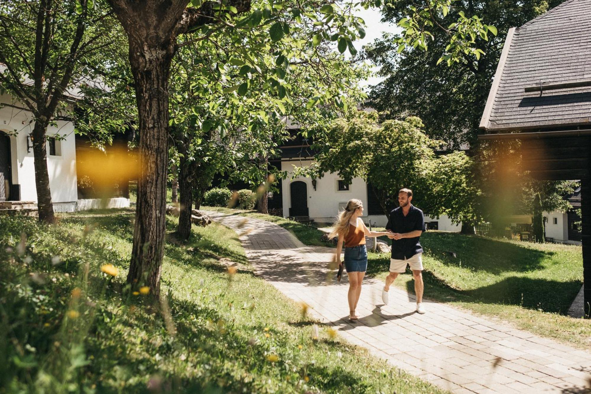 Naturel Hoteldorf Schoenleitn Latschach ober dem Faakersee Εξωτερικό φωτογραφία