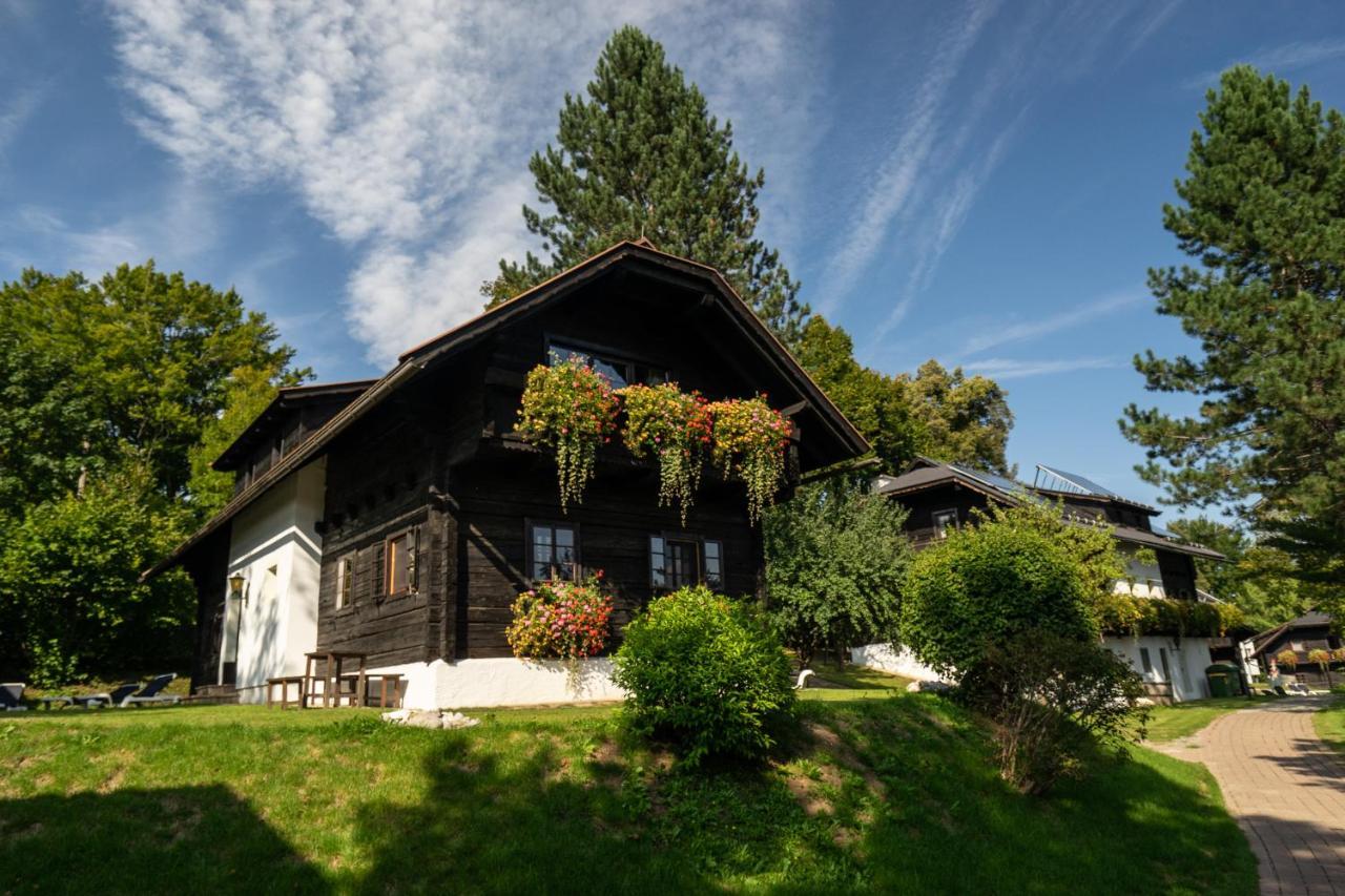 Naturel Hoteldorf Schoenleitn Latschach ober dem Faakersee Εξωτερικό φωτογραφία